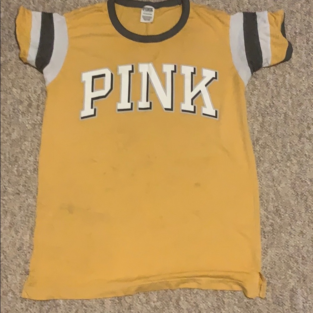 Oversized pink shirt